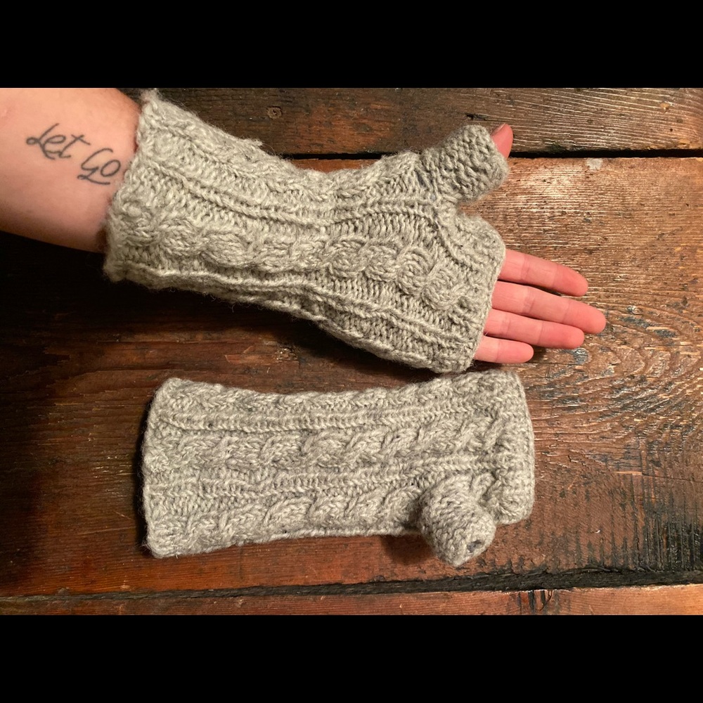 Fingerless gloves